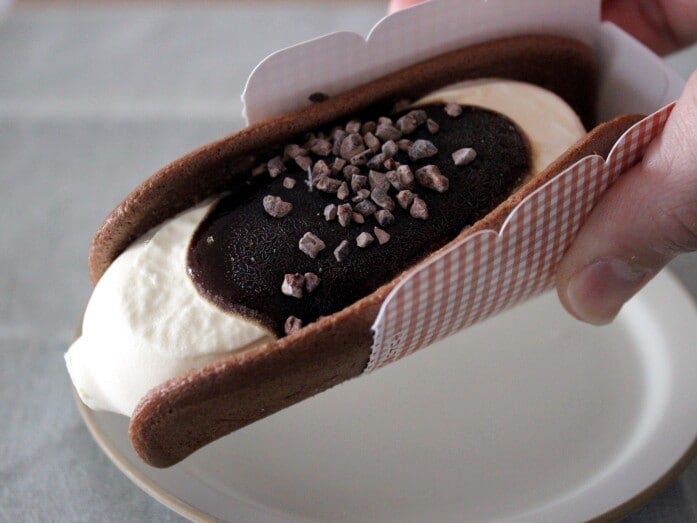 手で持って食べられる、カジュアルなアイスデザート