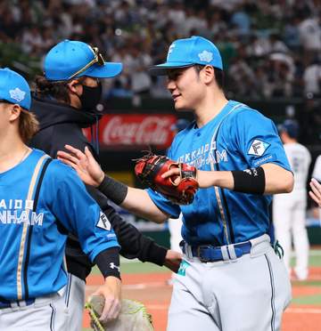 日本ハム・新庄監督 逆王手も苦笑い「ミス5個。よう勝ったわ」清宮幸の好守には笑み浮かべつつ「普通じゃないの？」
