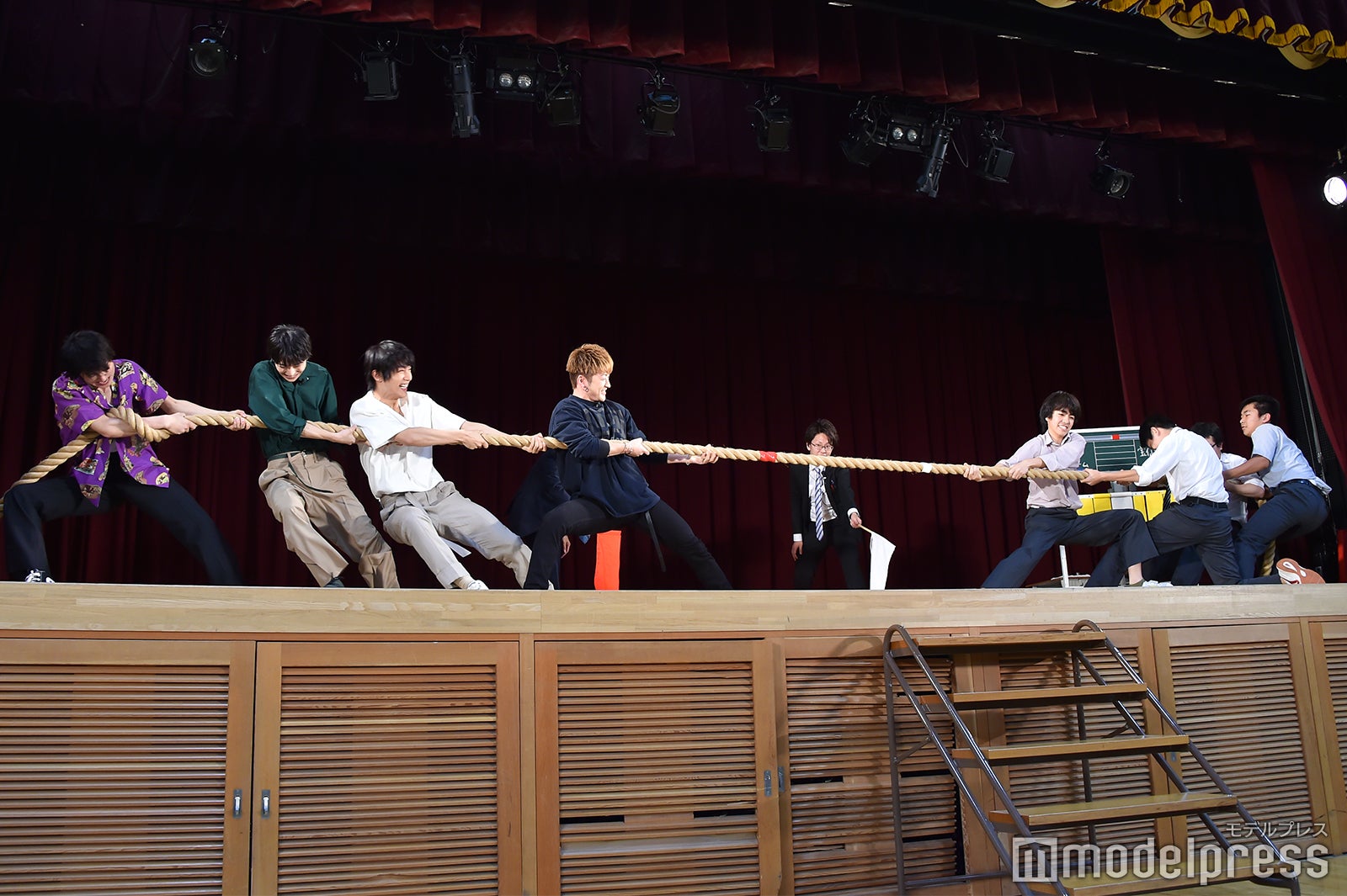 「綱引き対決」 の様子（C）モデルプレス