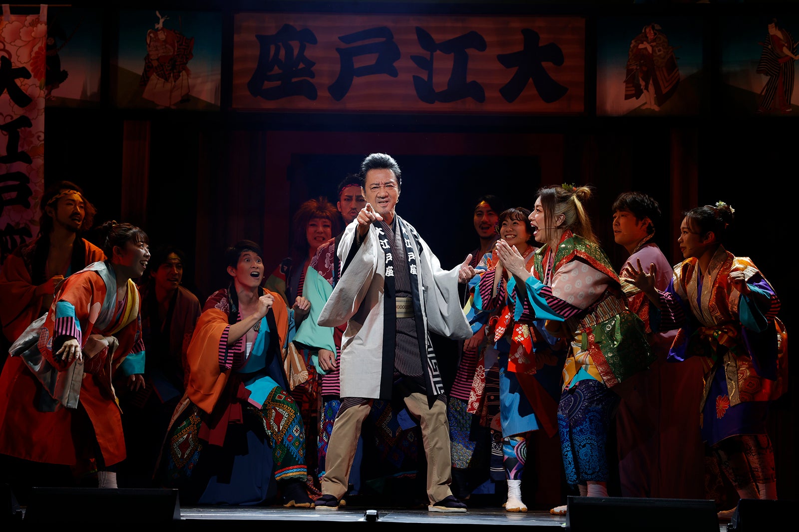 大友康平／「第2回ももクロ一座 特別公演」舞台写真（撮影：コサカイカツミ）