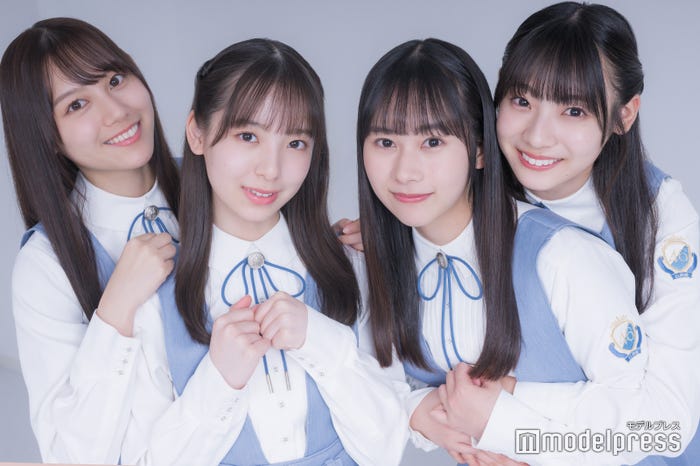 (左から)平岡海月、渡辺莉奈、石塚瑶季、宮地すみれ(C)モデルプレス