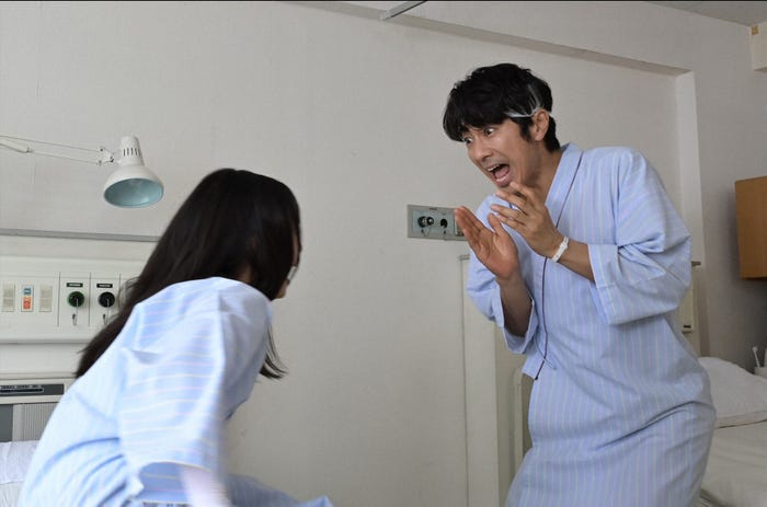 飯沼愛、眞島秀和 (C)「パパとムスメの7日間」製作員会