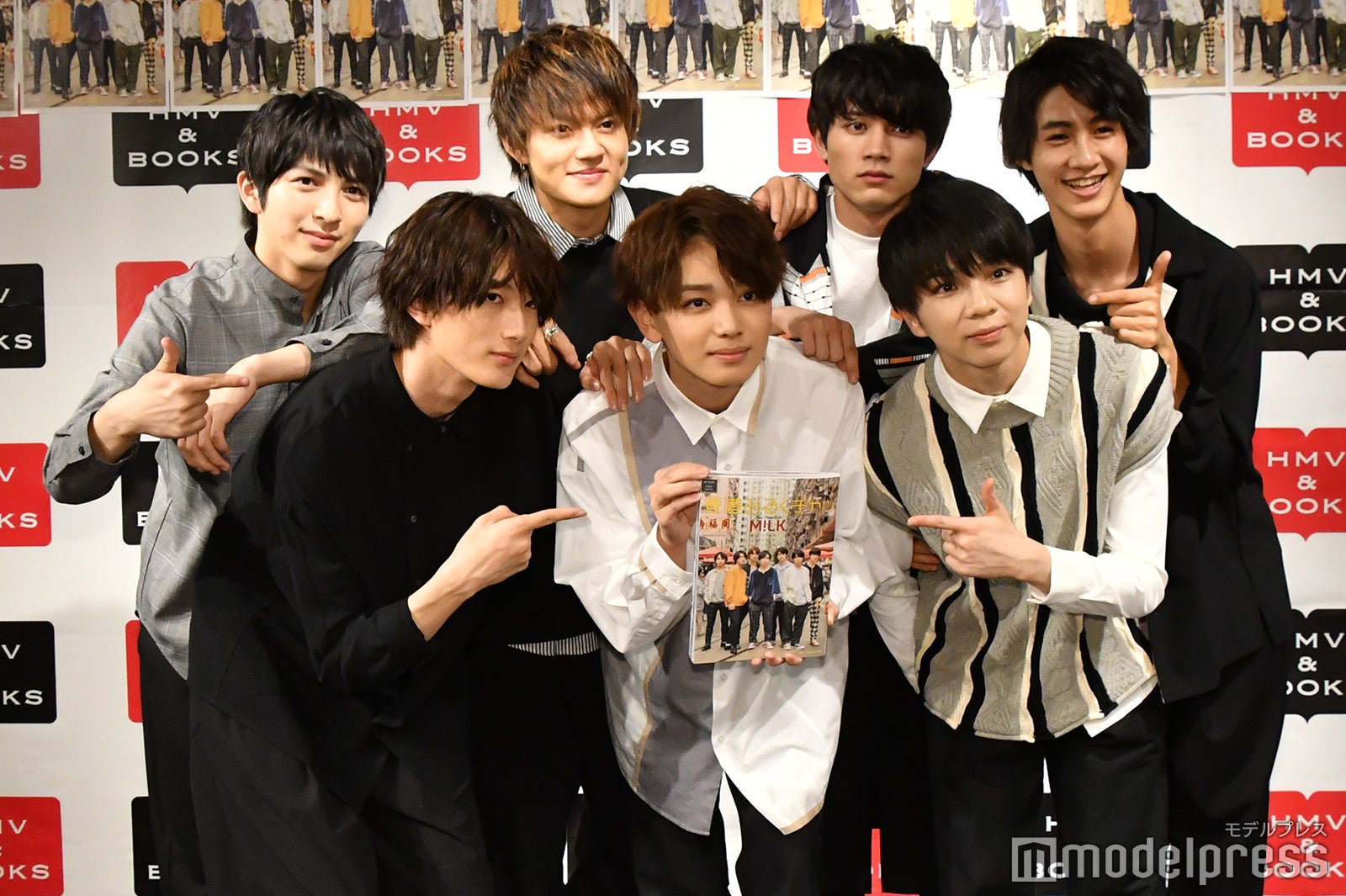 M!LK／（前列左から）山中柔太朗、宮世琉弥、塩崎太智（後列左から）吉田仁人、佐野勇斗、板垣瑞生、曽野舜太 （C）モデルプレス