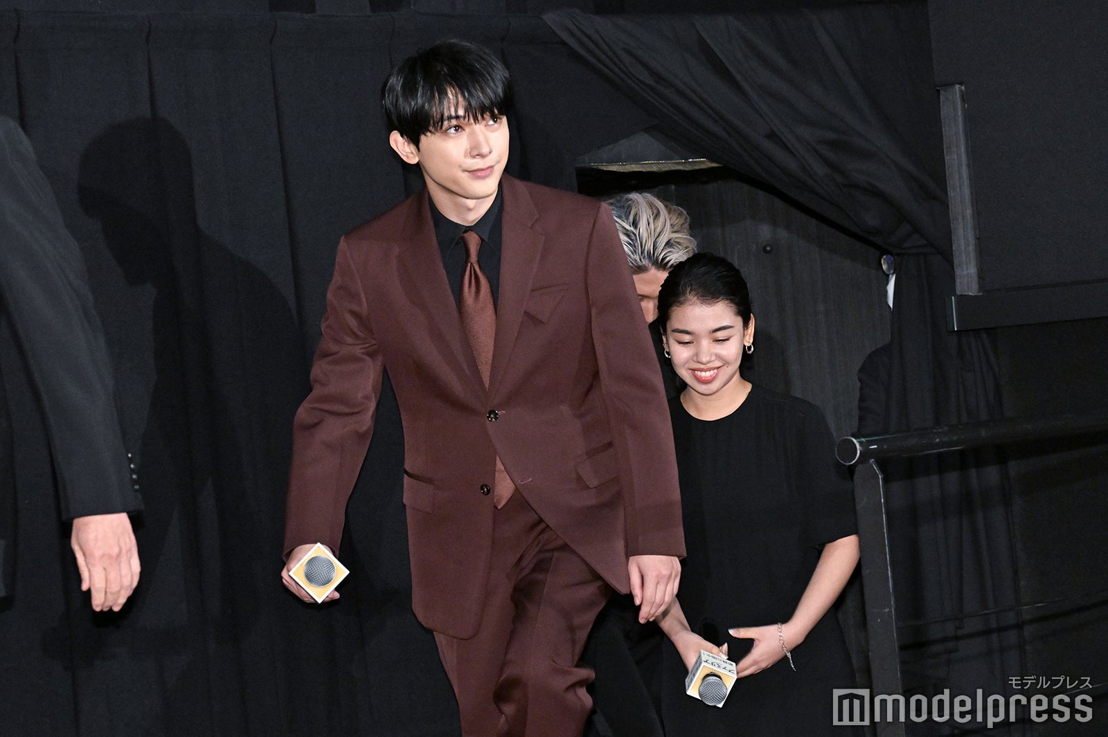 吉沢亮、アリまらい果 （C）モデルプレス