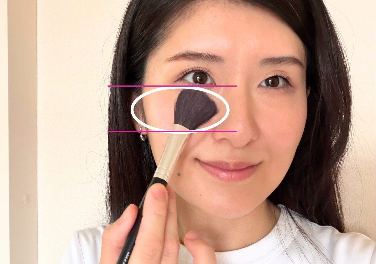 面長さん向け横長チークの塗り方デモ