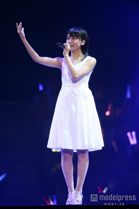 AKB48グループ研修生103名が圧巻のパフォーマンス／（C）AKS