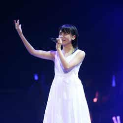 AKB48グループ研修生103名が圧巻のパフォーマンス/(C)AKS