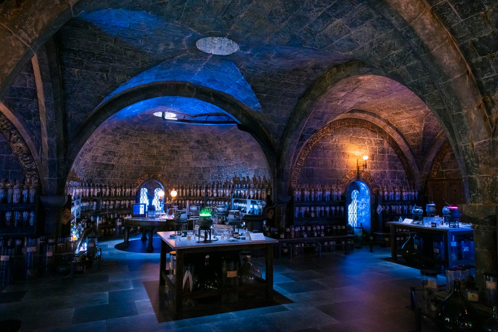 魔法薬学の教室／提供画像