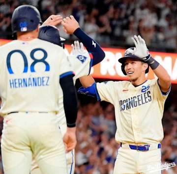 ドジャース エドマンが起死回生の逆転3ラン！大谷翔平もベンチで満面笑み 守備ではスーパープレー 本拠地が大歓声に