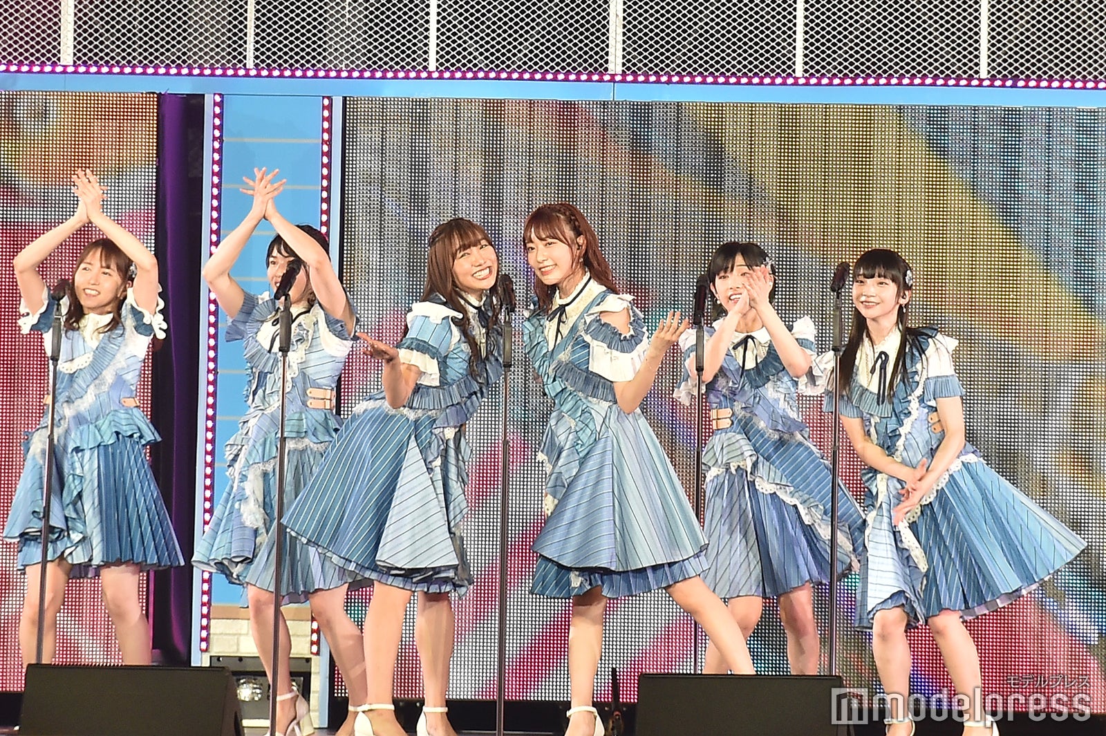 須田亜香里、宮脇咲良「AKB48グループ感謝祭～ランクインコンサート～」 （C）モデルプレス