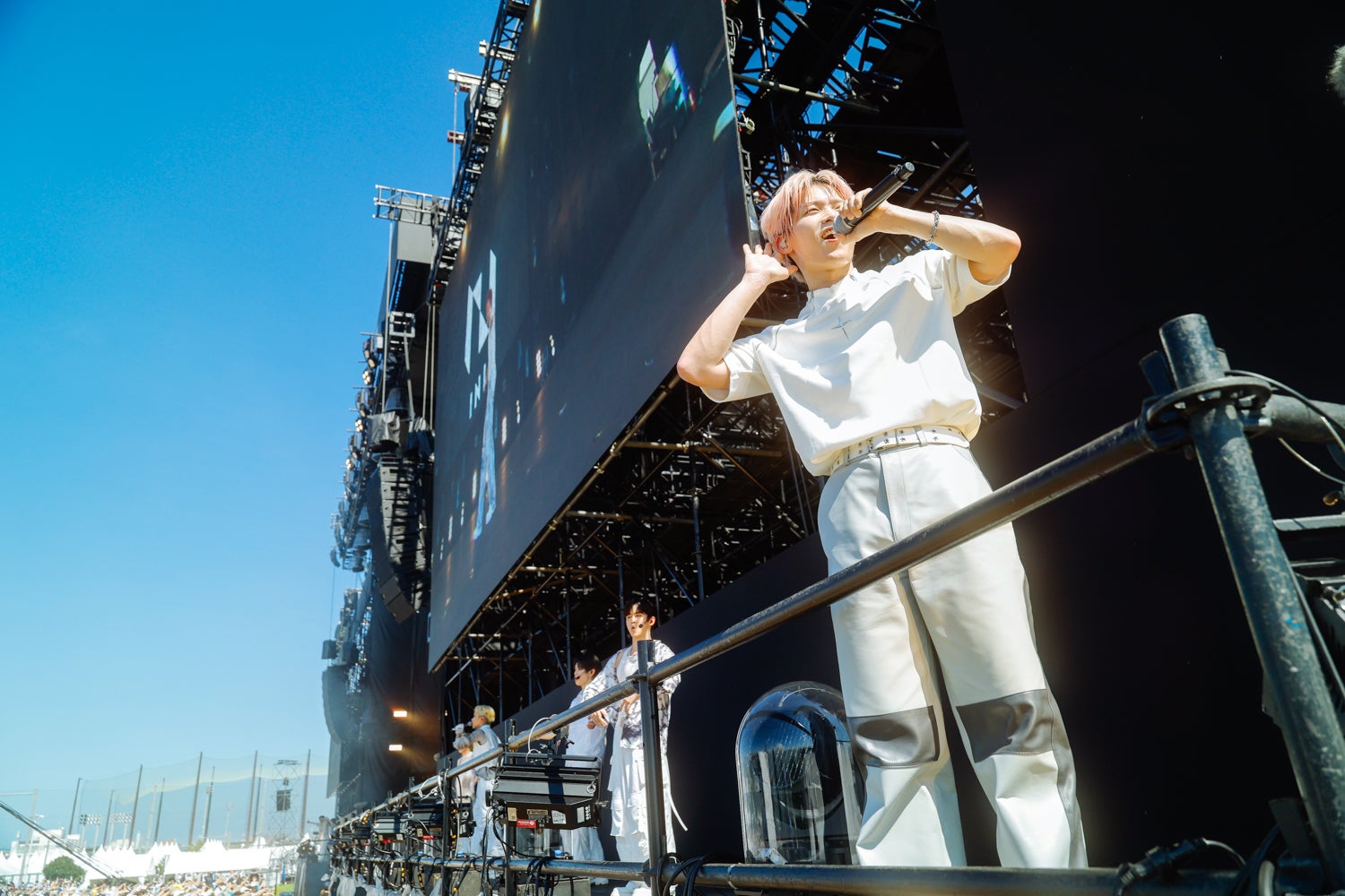 INI（C）LAPONE Entertainment