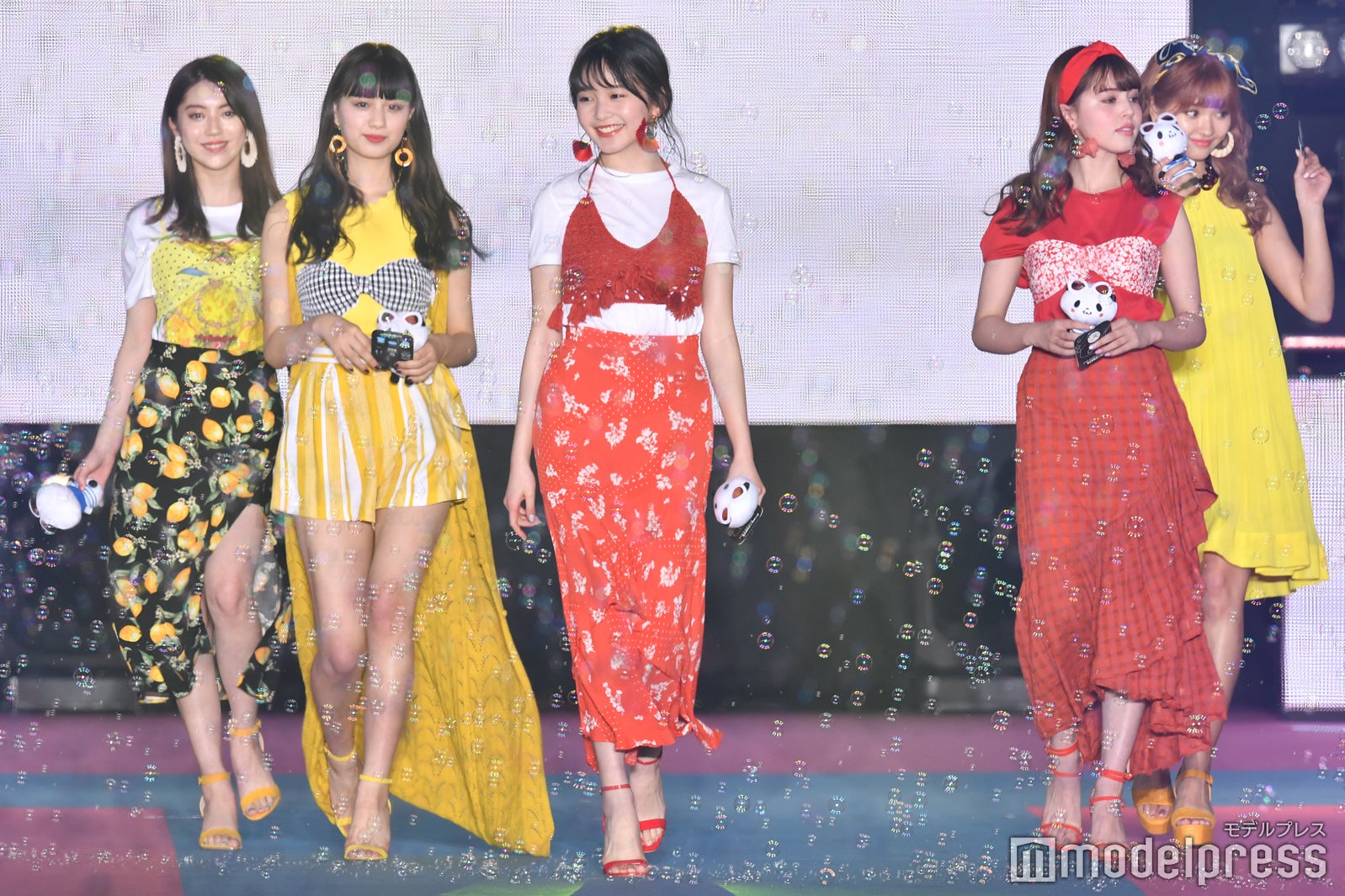 （左から）中野恵那、鶴嶋乃愛、久間田琳加、加藤ナナ、徳本夏恵（C）モデルプレス