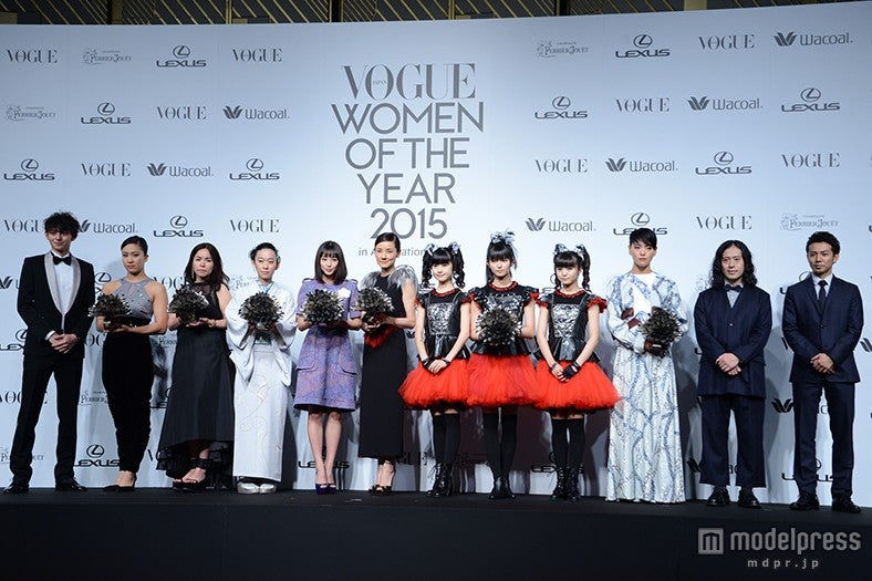 （左より）ハリー杉山渡部香生子、阿部千登勢、西加奈子、広瀬すず、吉田羊、BABYMETAL、菅原小春、ピース