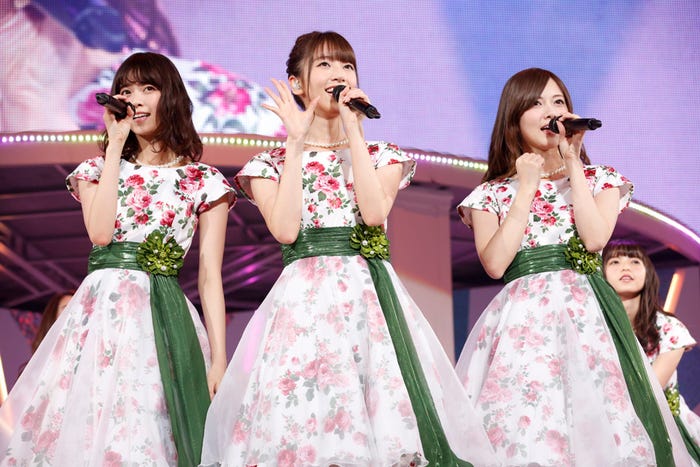 西野七瀬、橋本奈々未、白石麻衣(C)乃木坂46LLC