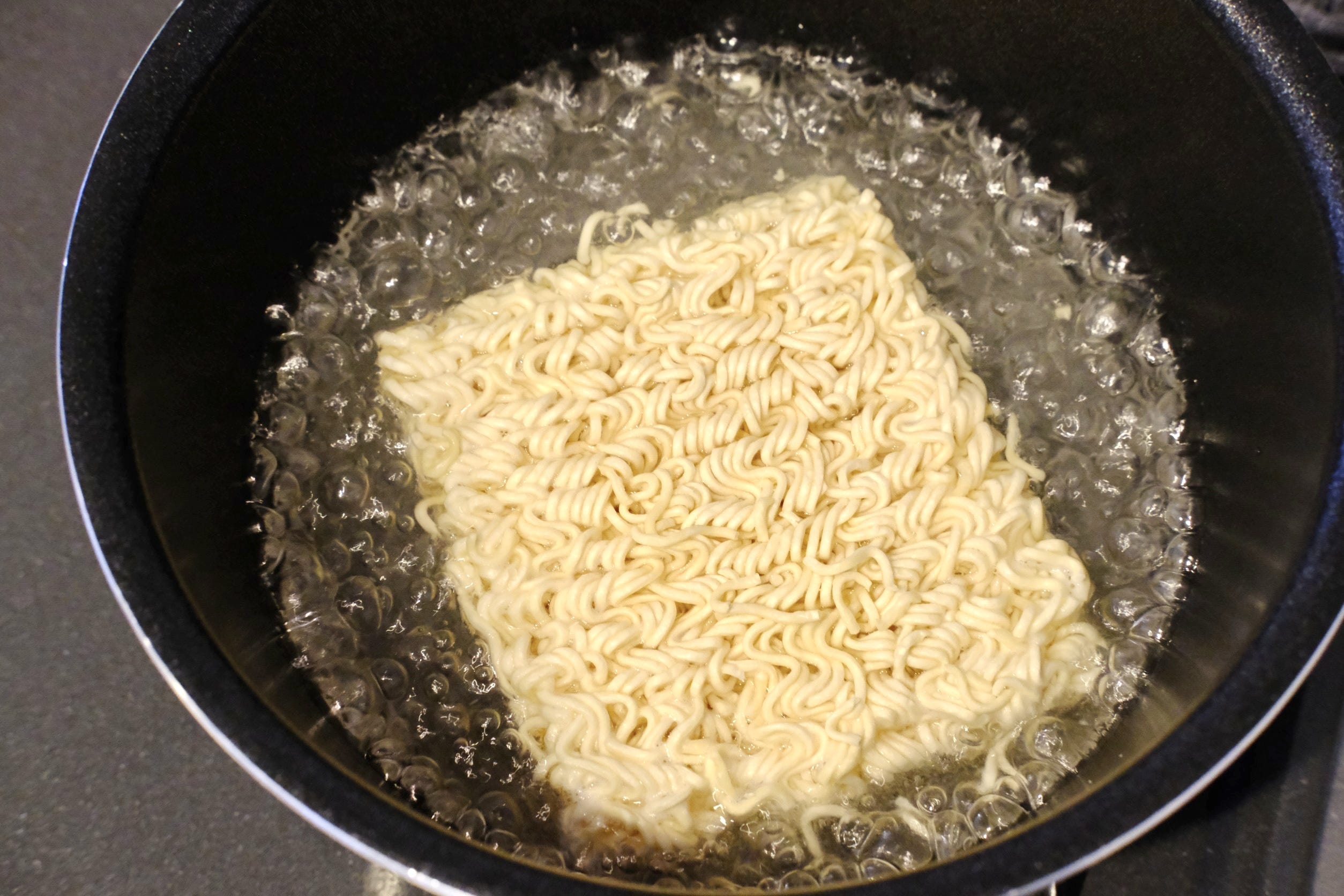 かまいたち濱家　サッポロ一番アレンジ