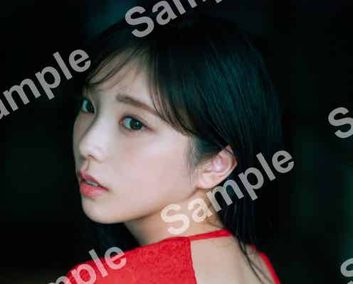 卒業発表の乃木坂46与田祐希“背中大胆開き”赤ドレス姿で振り向く「乃木坂配信中」限定ポスター解禁【ヨーダ】