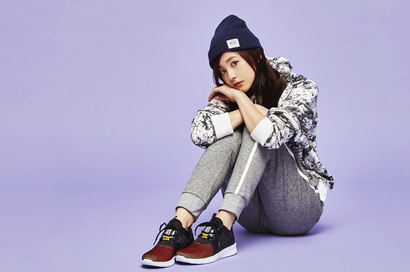 ニットアッパースニーカー¥3,990(税別) ※ドン・キホーテの一部店舗(MEGAドン・キホーテ名古屋本店、MEGAドン・キホーテかわさき店、MEGAドン・キホーテ神戸本店)にて販売中/朝比奈彩