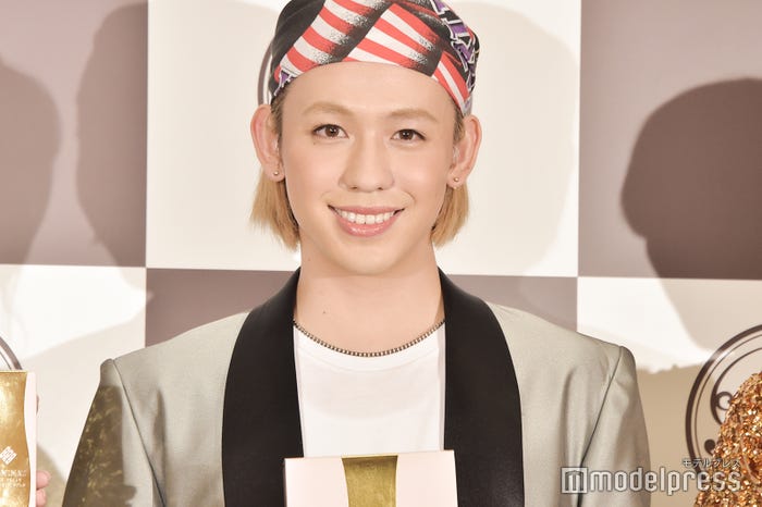 ストレートヘアのりゅうちぇる (C)モデルプレス