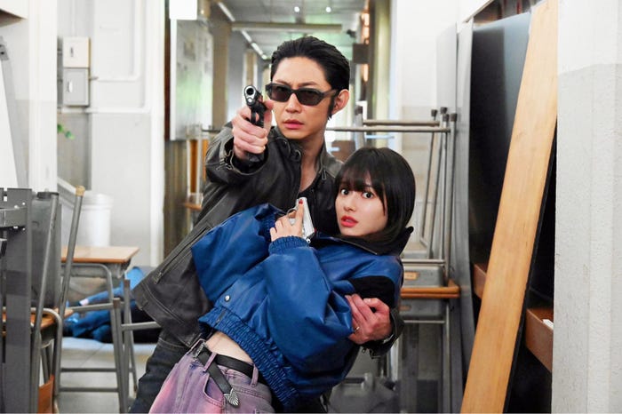 相葉雅紀、山本舞香(C)テレビ朝日