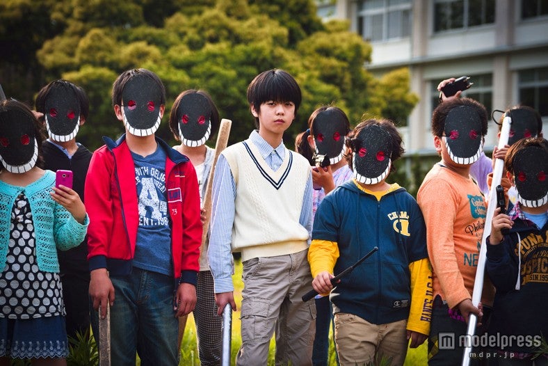 「佐藤さんを探せ！」より（C）2015「リアル鬼ごっこ」学級委員会