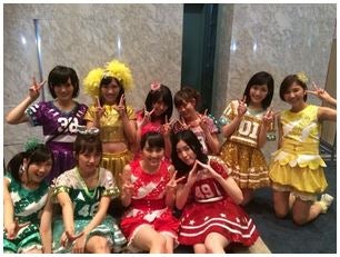 ももクロ・有安杏果がAKB48・たかみな、まゆゆらとの記念ショット公開