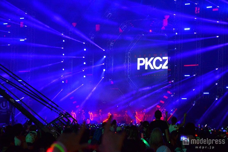 PKCZもAfrojackステージにサプライズ登場