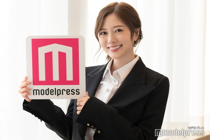 モデルプレスのインタビューに応じた、白石麻衣(C)モデルプレス