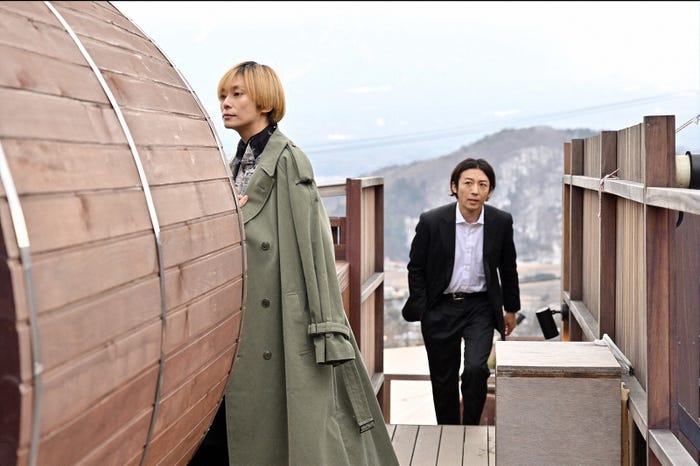 柴咲コウ、高橋一生/「インビジブル」第1話より(C)TBS