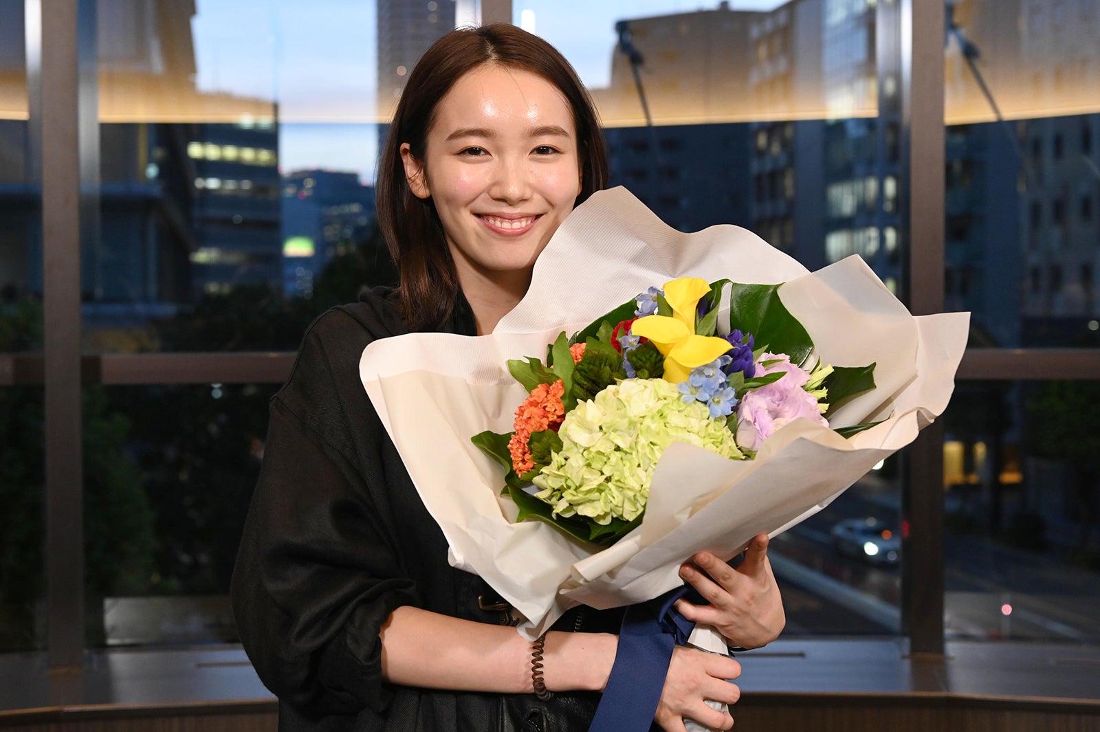 飯豊まりえ「オクトー」笑顔でクランクアップ「子どもの頃の夢が叶いました」