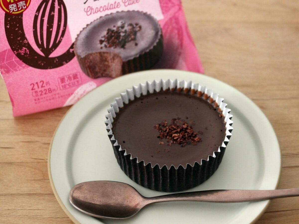 見た目も味も、「ザ・直球」なチョコレートケーキ