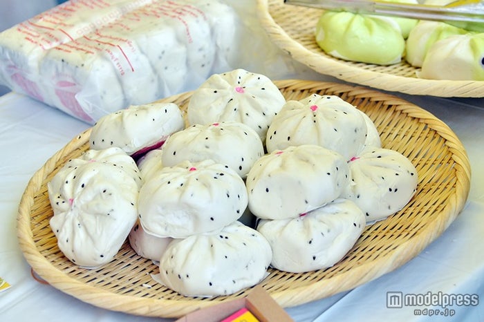 タイ風まんじゅう各¥100