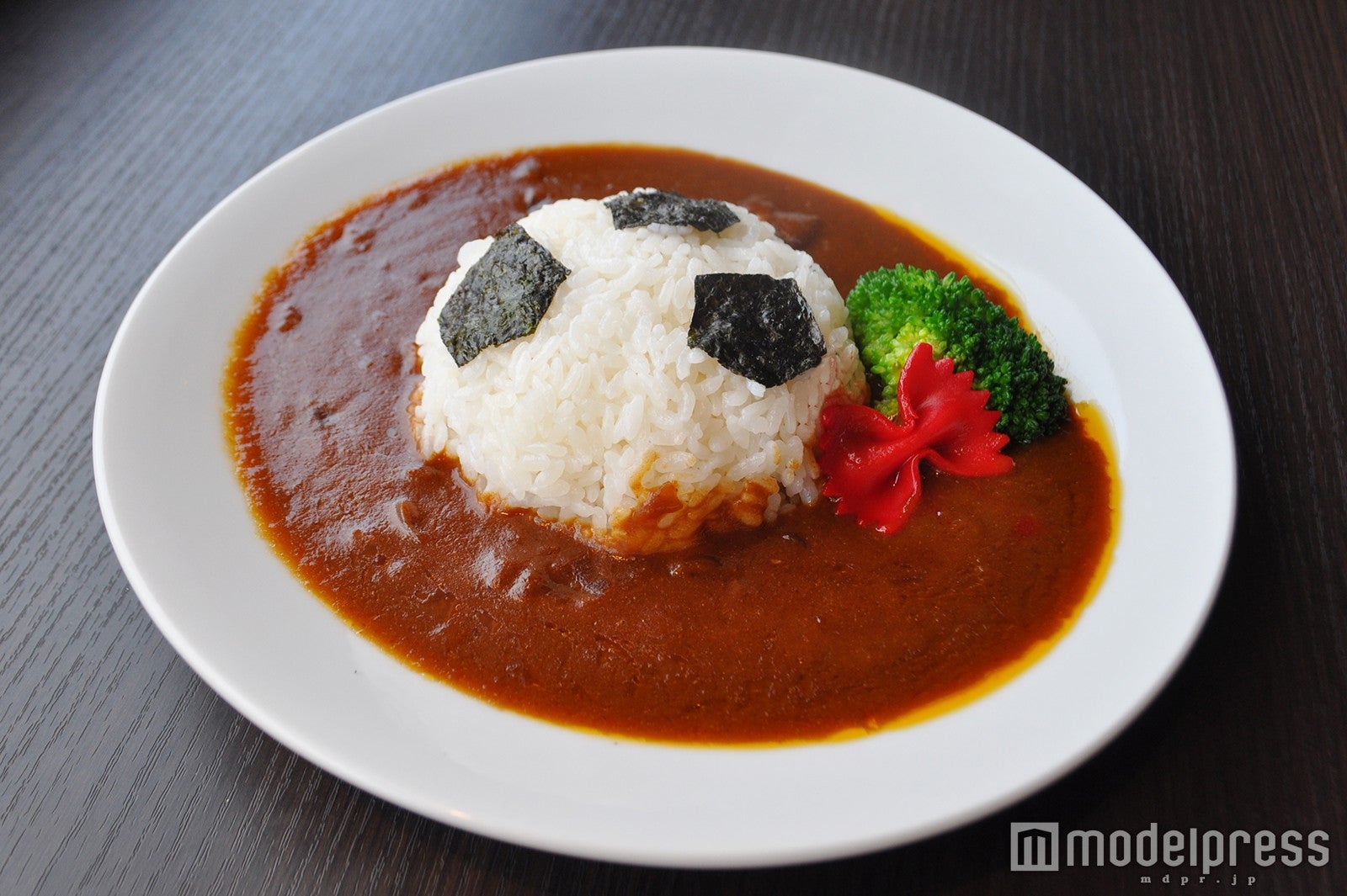 「コナンのサッカーボールカレー」（C）青山剛昌／小学館・読売テレビ・TMS 1996