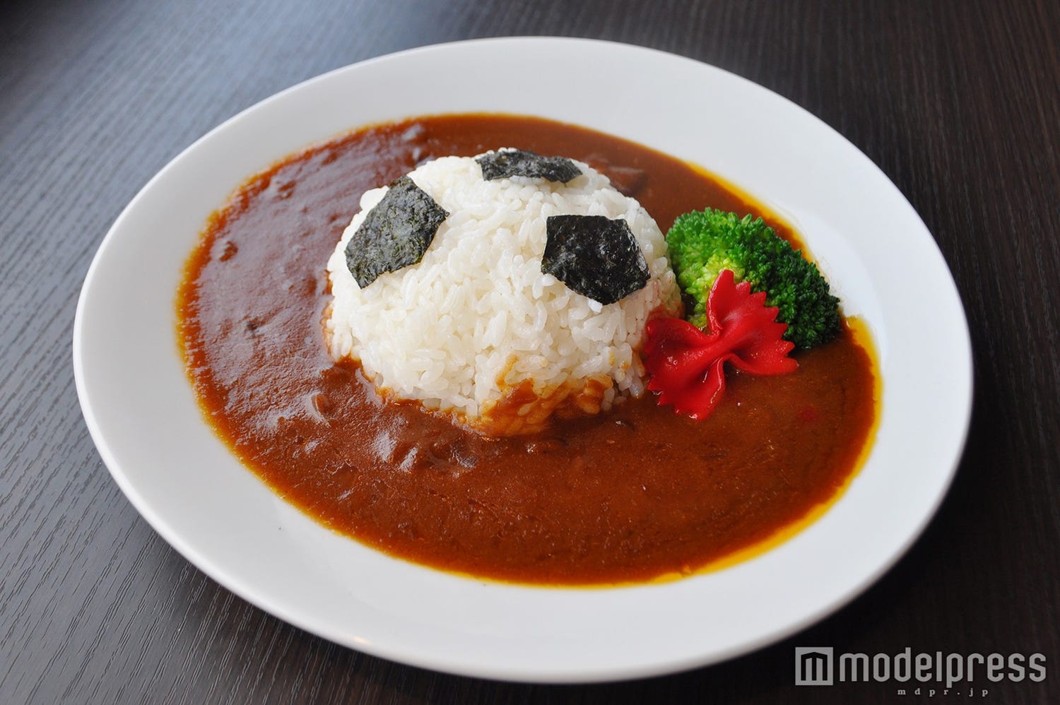 東京ジョイポリスが「名探偵コナン」の世界観一色に フード&アトラクションで20周年記念コラボ