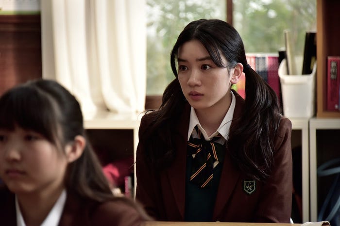 永野芽郁(C)2017 フジテレビジョン 東宝 集英社 (C)やまもり三香/集英社