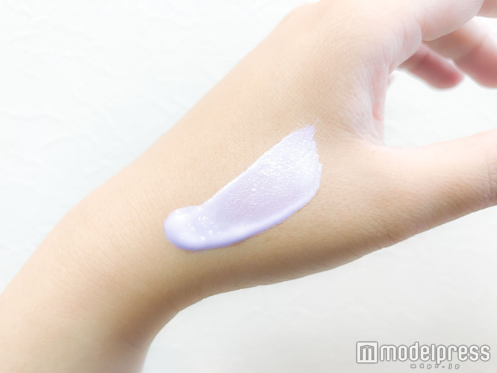 ノビの良いジェルクリーム（C）モデルプレス