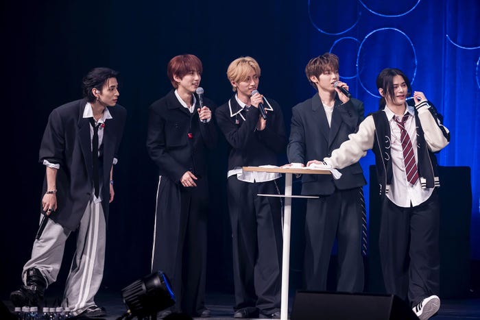 西洸人、尾崎匠海、許豊凡、木村柾哉、松田迅(C)LAPONE ENTERTAINMENT