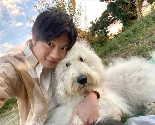 田中圭「お前可愛いな」俳優犬ベックを溺愛 “癒し系コンビ”の仲良しオフショット映像解禁<ハウ>