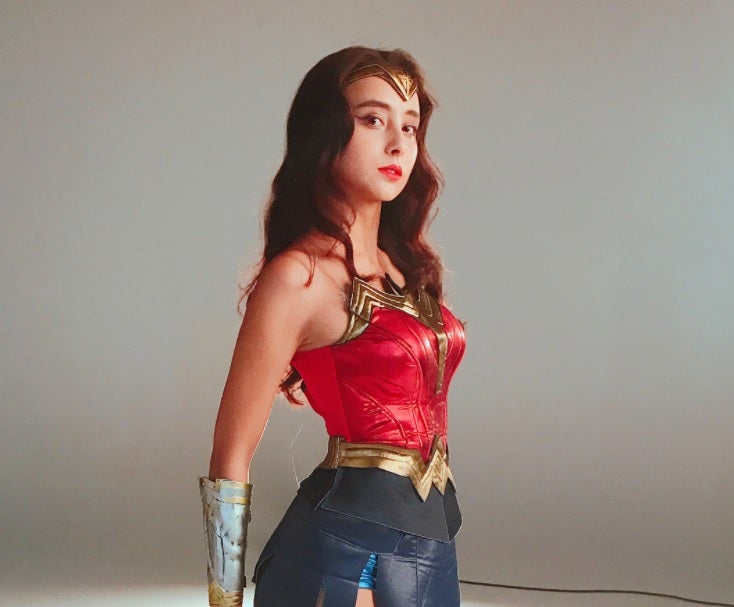 ハロウィン2017、渋谷は早くも祭り状態に…今年の人気は「ワンダーウーマン」？石田ニコルらが本格コスプレ　