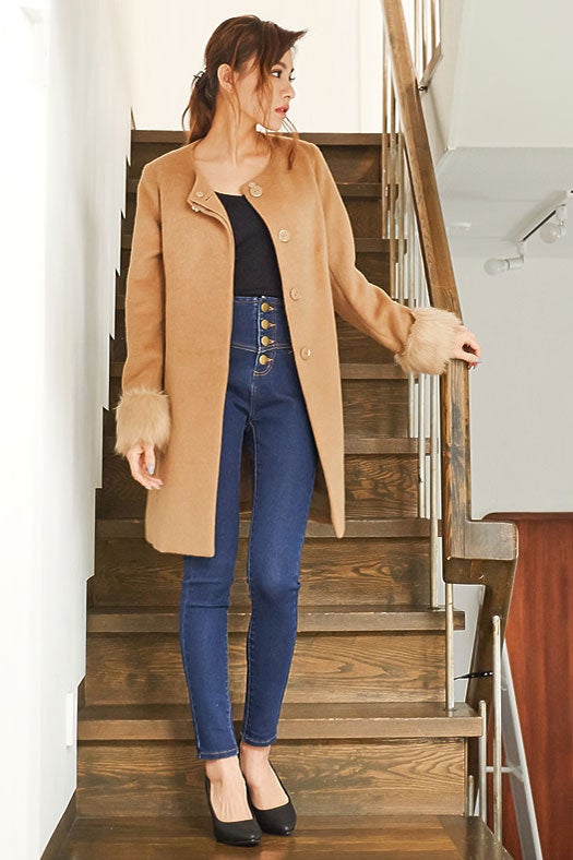 ファースリーブノーカラーコート「Re:EDIT by GALSTAR」5,998円（税込）／画像提供：Re:EDIT by GALSTAR