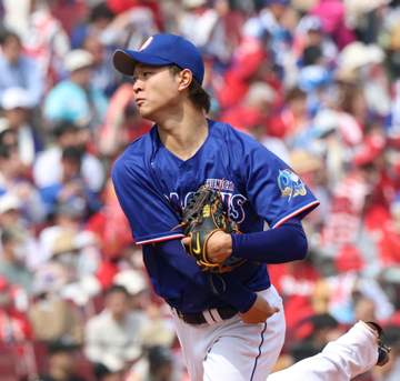 中日 敗戦直後のベンチで異例の光景 高橋宏斗が栗林に拍手を送る すぐに引き揚げず相手をたたえる 自責点0での完投負け