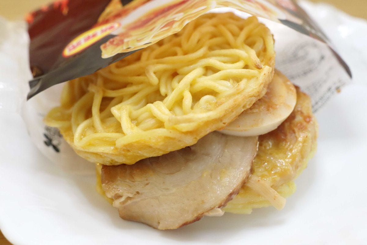 ラーメンバーガー