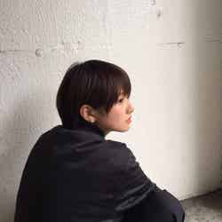 Haru.Robinson「愛が降る街」MVに出演する塗木莉緒（ぬるき・りお）