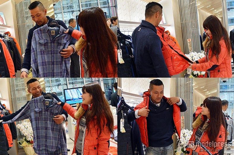 似合う服を探す中山柚希さん（青山学院大学4年）と父・中山公成さん