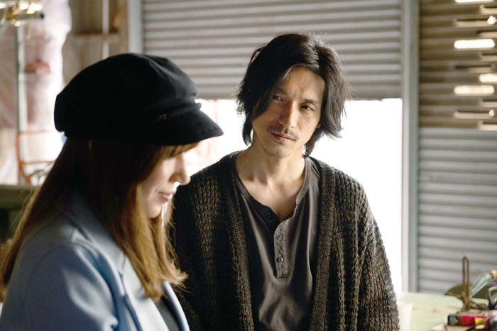 (左から)仲里依紗、錦戸亮/Netflix シリーズ「離婚しようよ」(Netflixにて独占配信中)