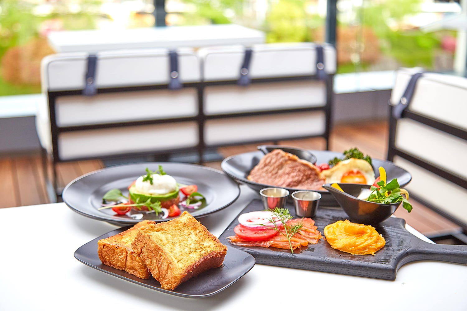 「マーサーブランチテラスハウス京都」鴨川一望の絶好ロケーションでブランチを