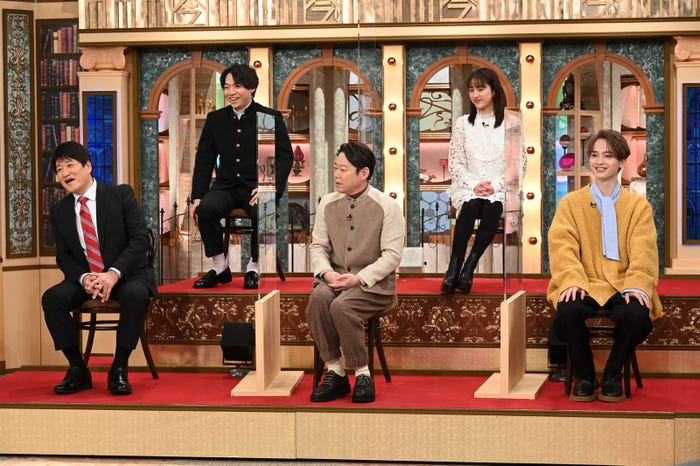 (左から)林修、伊沢拓司、阿部サダヲ、平祐奈、玉森裕太 (C)テレビ朝日