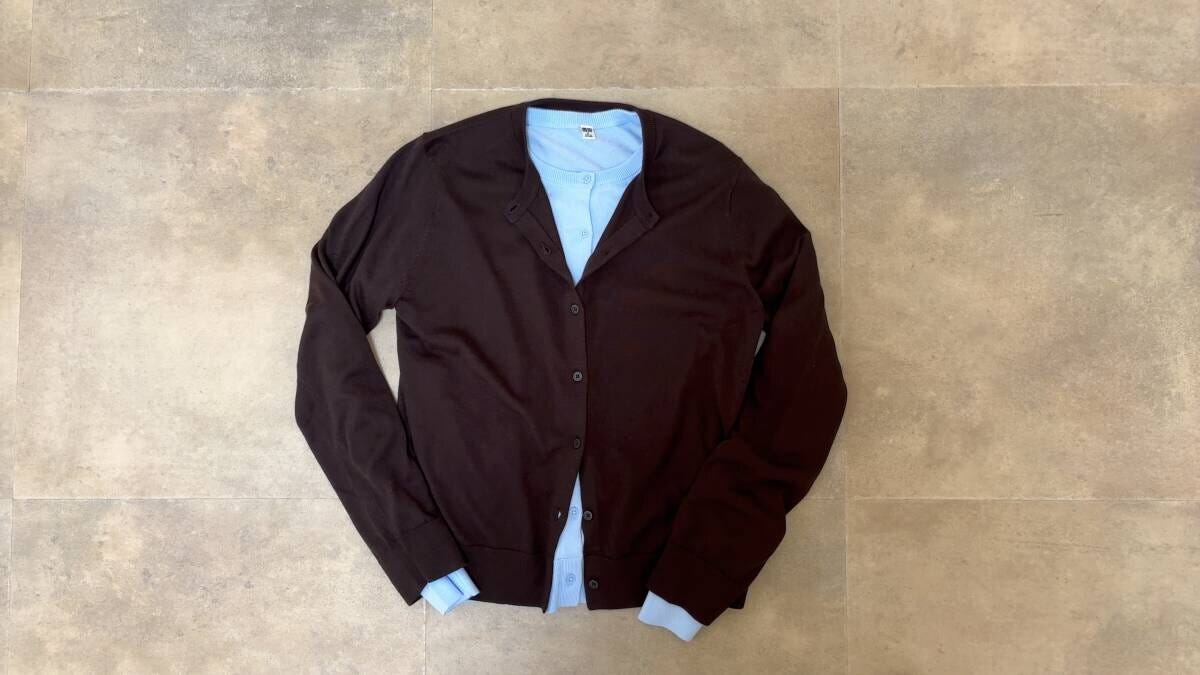 ユニクロUVカットクルーネックカーディガン　DARK