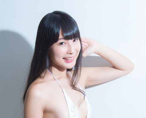 “ウエスト52cm”川崎あや「くびれは加工じゃない」写真で証明
