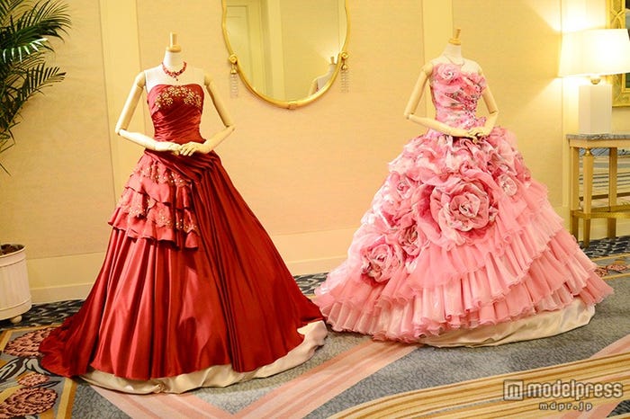 ウェディングドレス展示