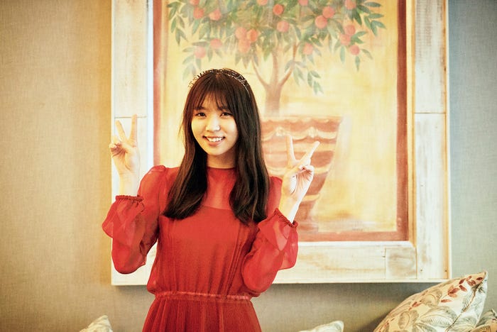 小林由依/撮影:鈴木心(画像提供:KADOKAWA)